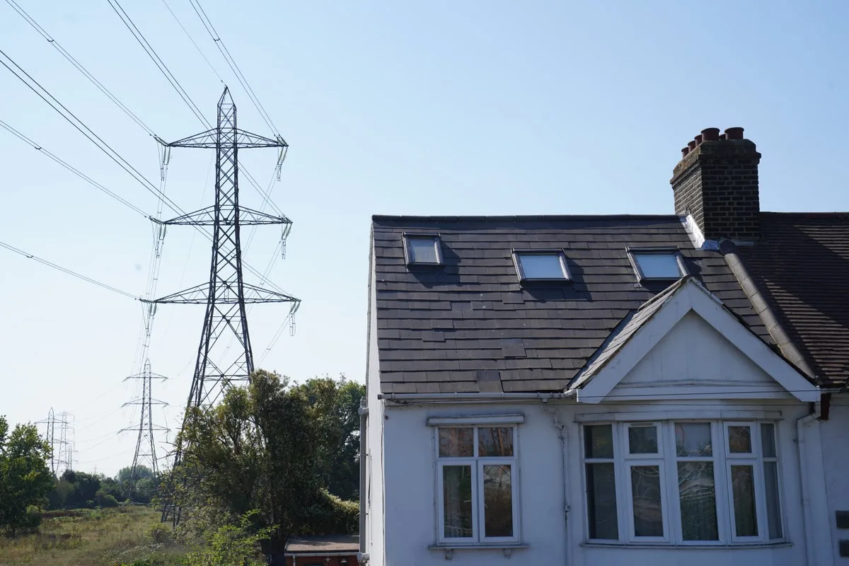 UK households face higher energy bills unless ageing electricity grid is upgraded, report warns