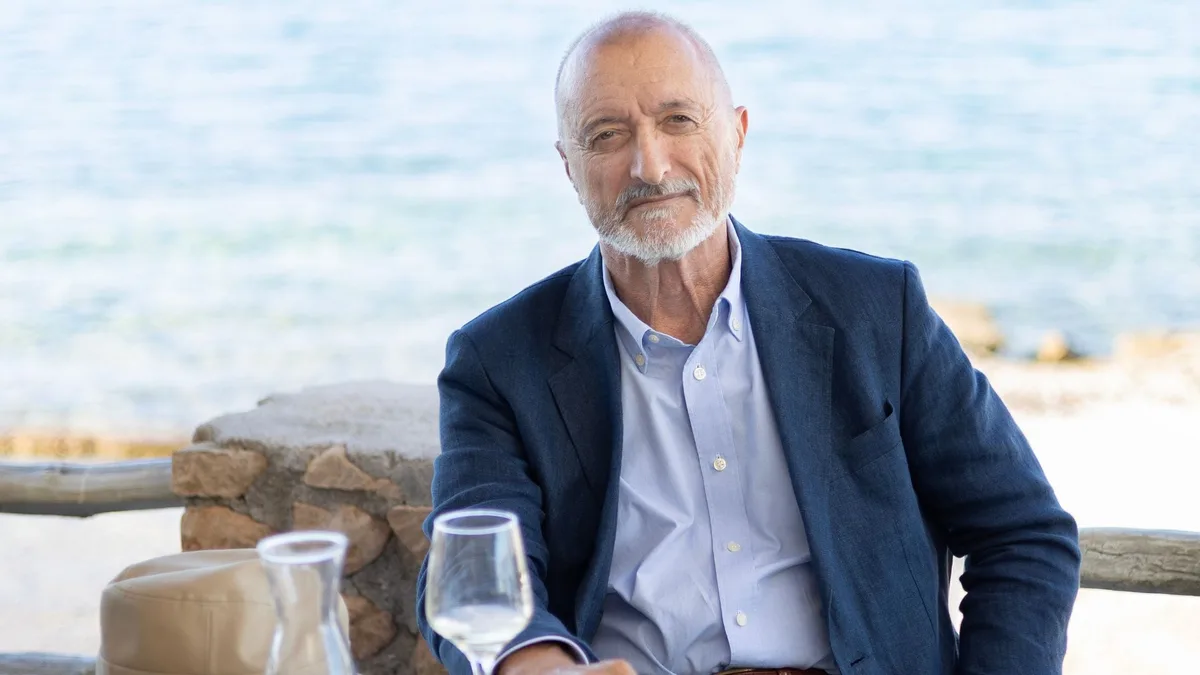 Arturo Pérez-Reverte recomienda esta película de Netflix que ya es la más vista en más de 70 países: “Me pareció extraordinaria”