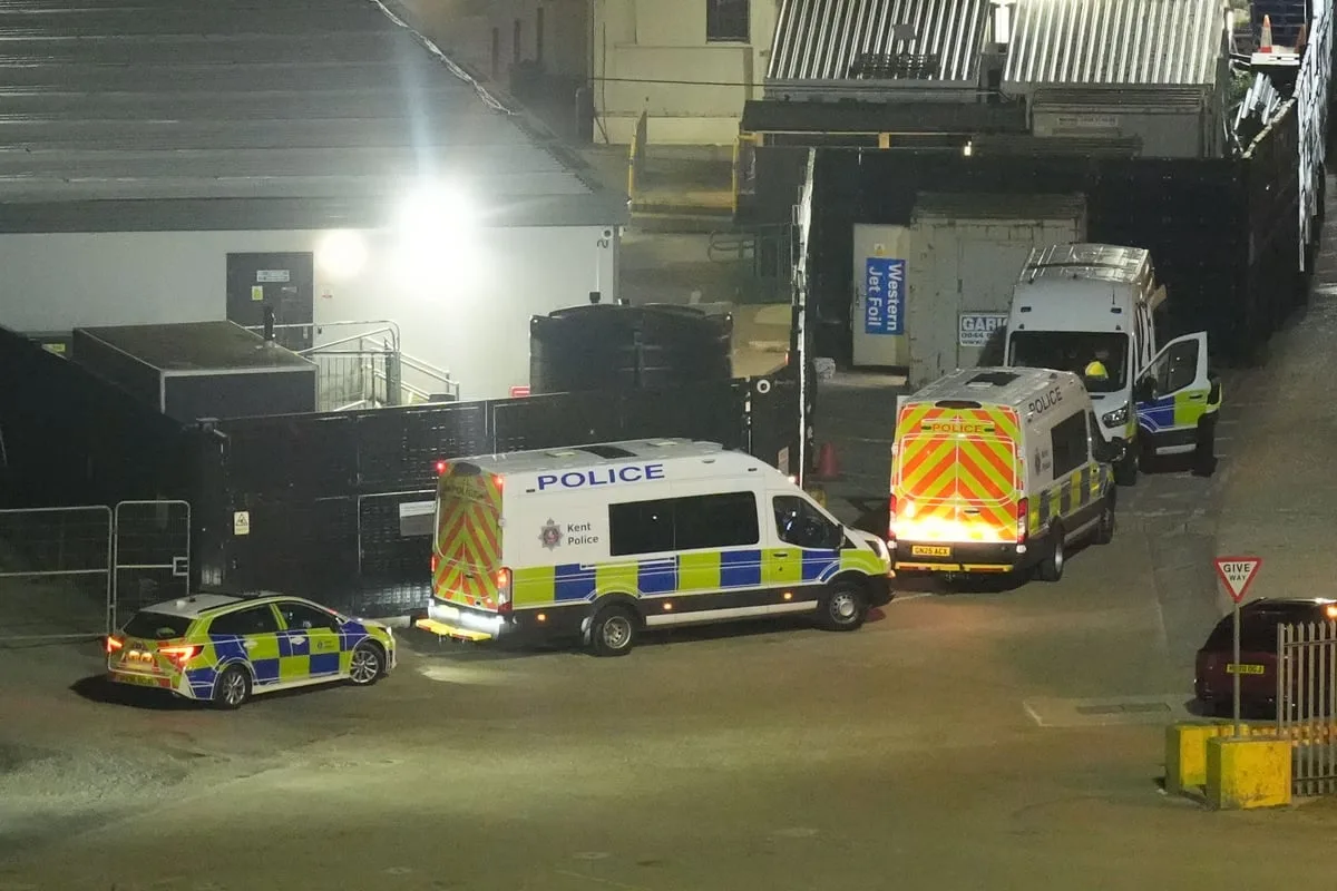 Six arrested as anti-migrant protesters gather again in Hampshire