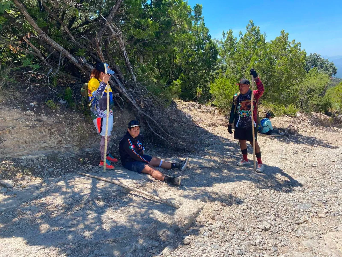 Senderista lesionada en la Sierra Santa Rosa moviliza a servicios de emergencia en Múzquiz, Coahuila