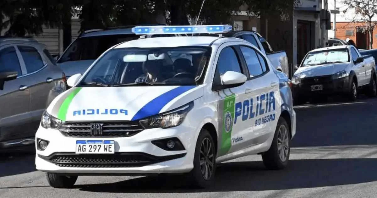 Dos jóvenes heridos tras un ataque a tiros cerca de un playón deportivo en Viedma: investigan qué pasó