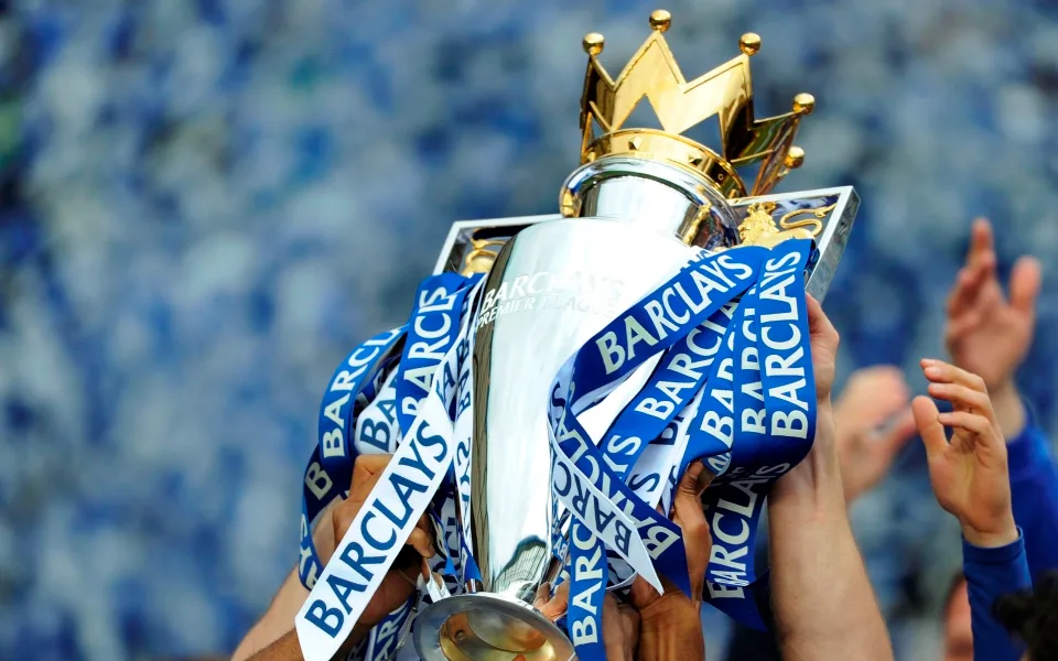 Clubes da Premier League batem recordes de transferências, mas consultora alerta para “autodestruição” financeira