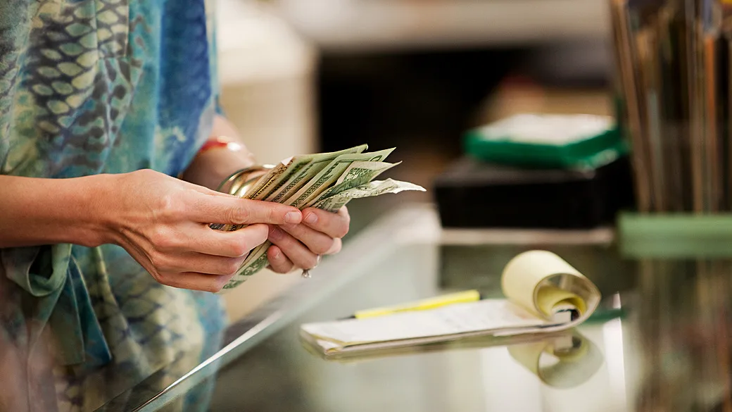 Independência financeira ganha espaço no debate sobre proteção das mulheres