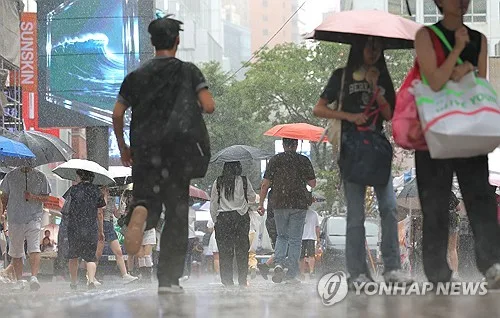 전북 흐리고 곳에 따라 소나기…낮 최고 28∼32도