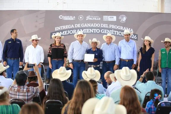 Entregan 111 sementales para fortalecer la ganadería de Coahuila