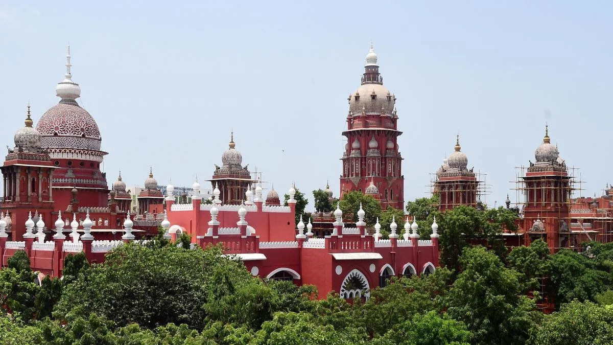 Temple EOs appointed by HR&CE Dept. cannot interfere with religious, customary and traditional practices: Madras High Court