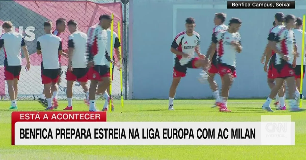 Bah foi a grande novidade no treino do Benfica