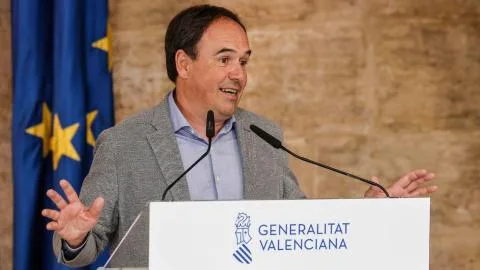 La Generalitat Valenciana pide voluntarios entre los bomberos forestales de descanso en vez de reforzar las plantillas