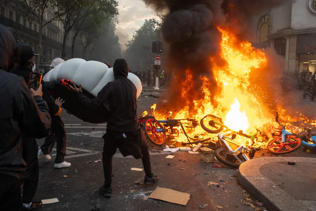 Manifestation du 17 octobre : des scènes d’émeutes et des pillages à l’issue de la mobilisation
