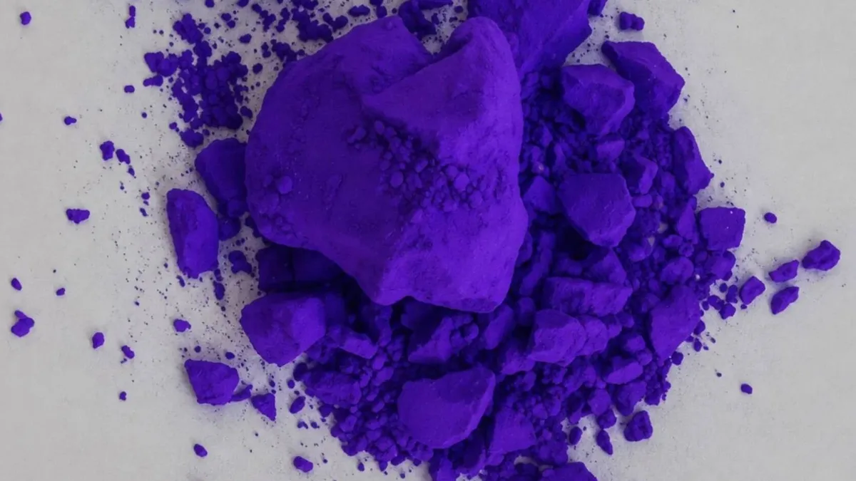 Ni aire acondicionado ni ventilador: el secreto para no pasar calor este verano es vestir de morado