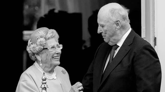 Morreu a princesa Astrid da Noruega, duas semanas depois da morte do irmão