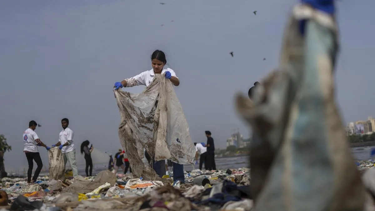 New plastic treaty document criticised for weaker ambition