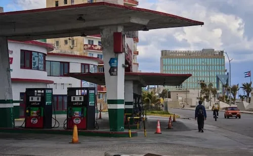 Cuba niega cualquier vínculo con 90 cargamentos de combustible; fue interceptado cuando se dirigía a la isla, dice Washington