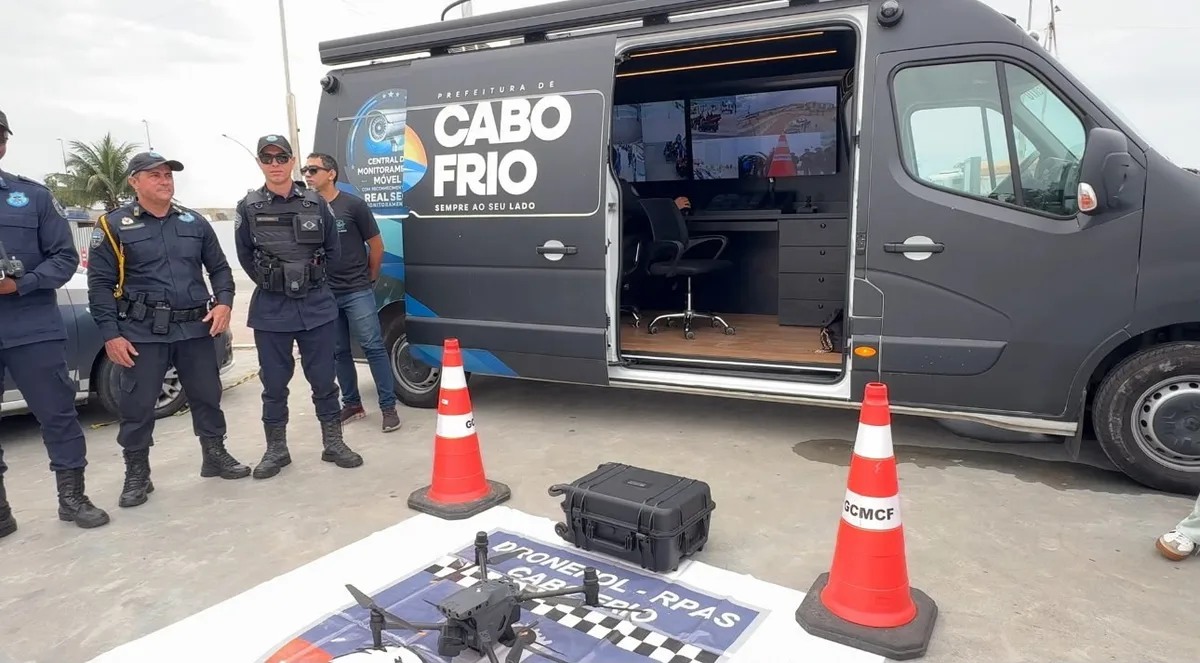 Cabo Frio reforça monitoramento da segurança com câmeras, drones e Centro de Operações Móvel