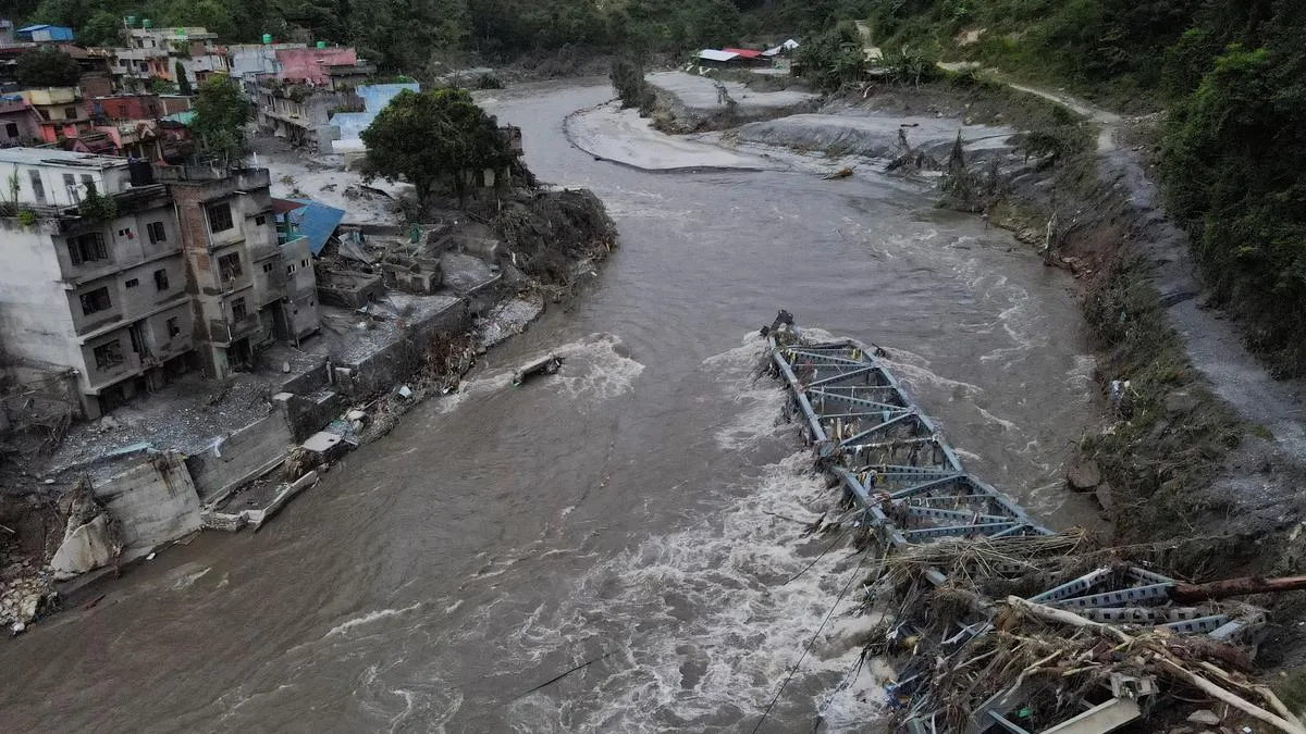 Nepal flood toll rises to 579; nearly 2,000 still missing