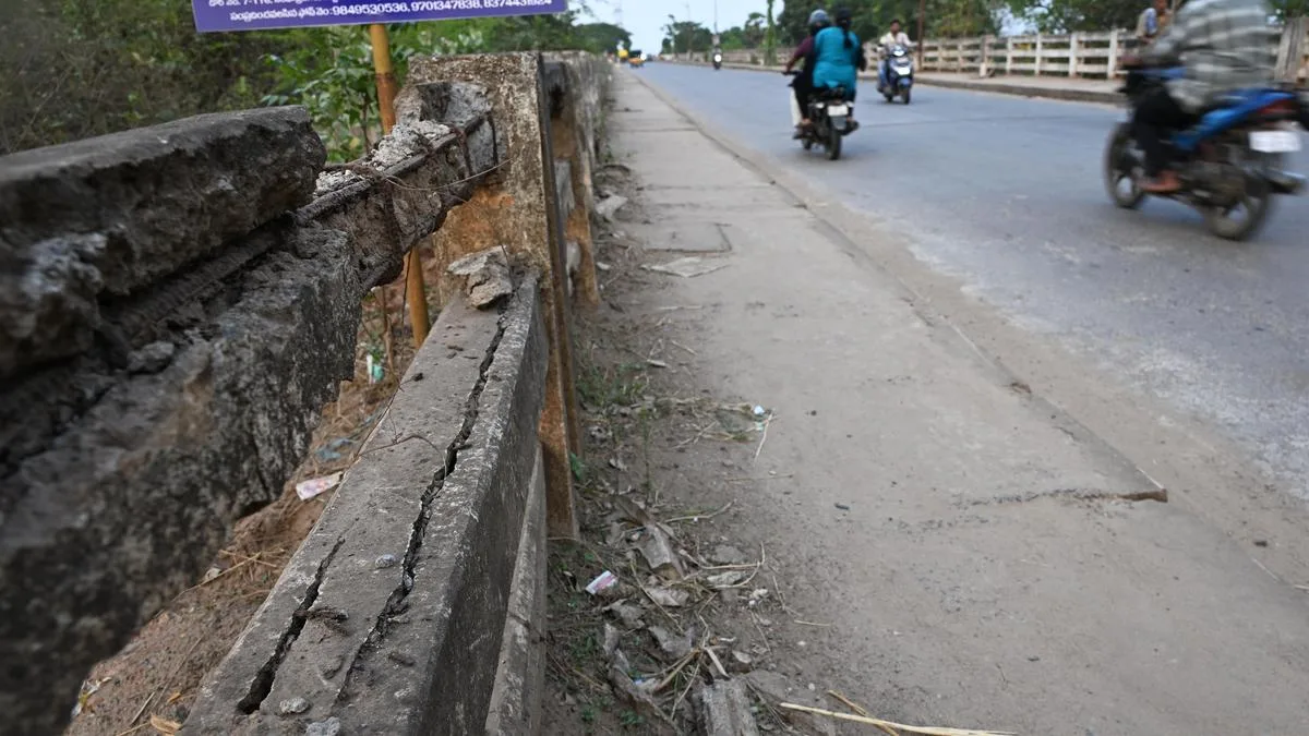 Railway officials raise safety concerns over Duvvada ROB, warn GVMC