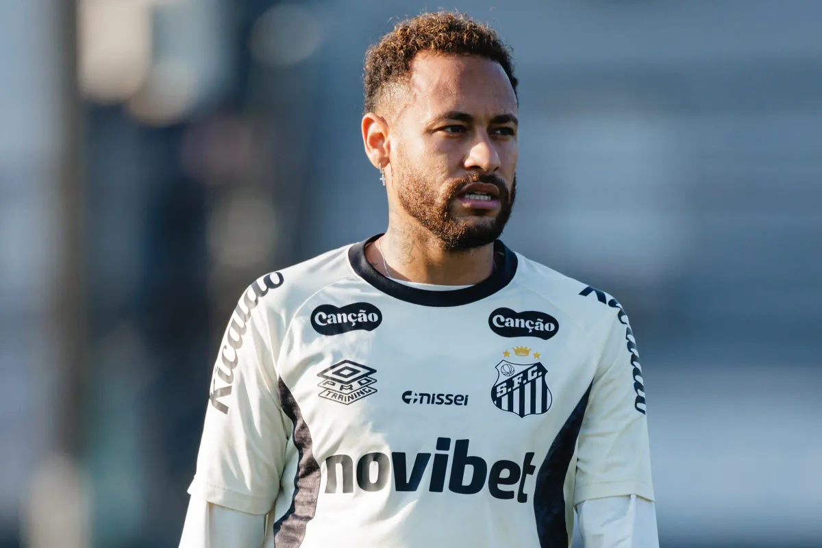 Com Neymar, Santos abre preparação para clássico contra o Corinthians