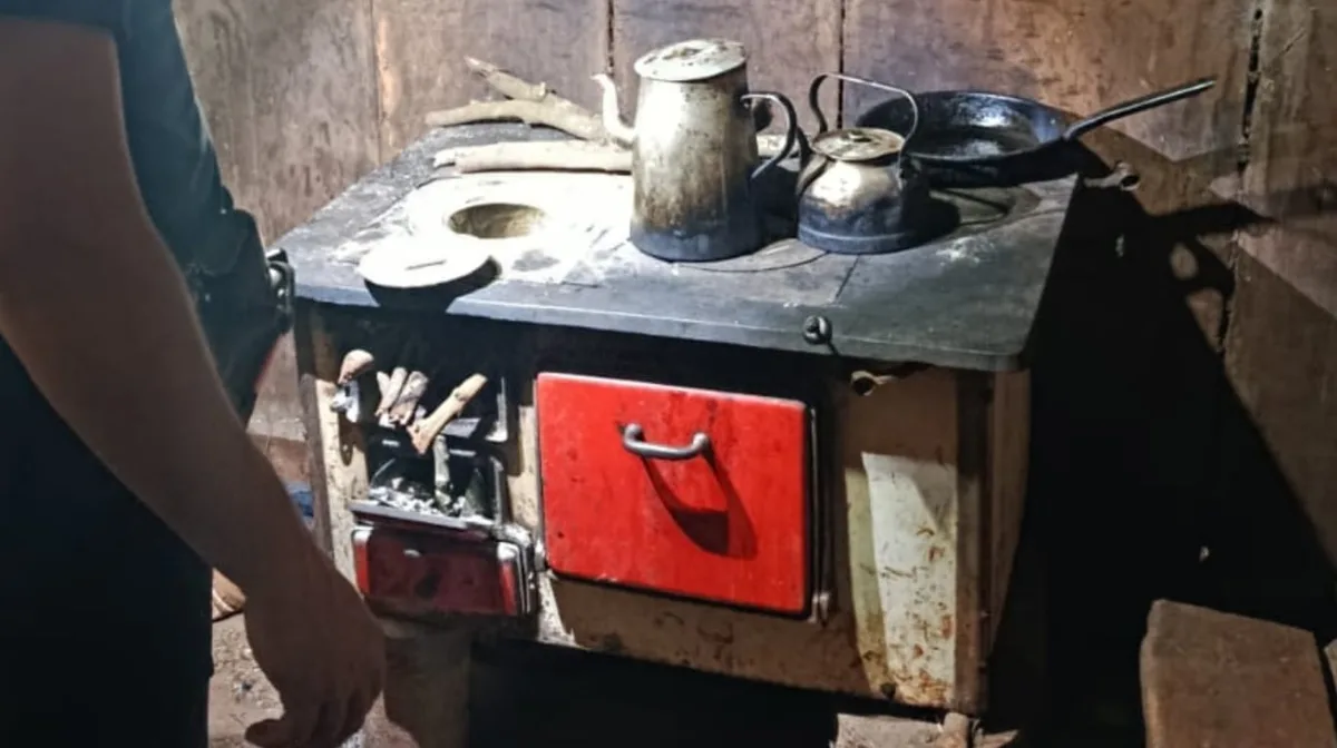 Conmoción en Posadas: un nene de siete años murió tras sufrir graves quemaduras mientras prendía una cocina a leña
