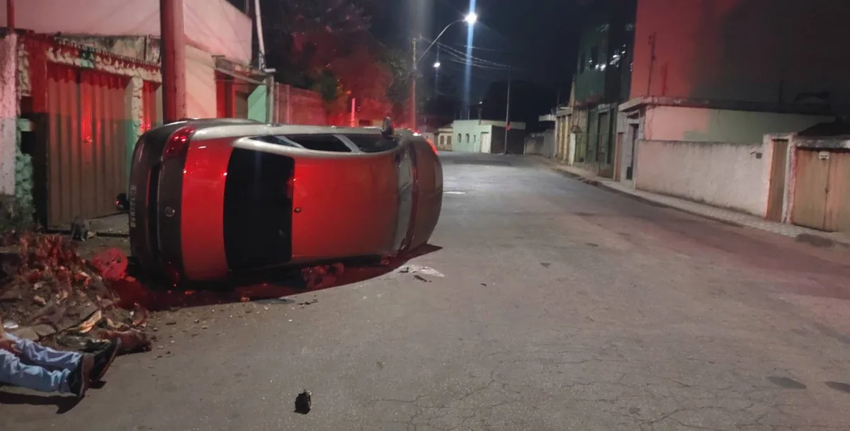 Motorista embriagado bate carro, finge ser policial e agride militares em Divinópolis