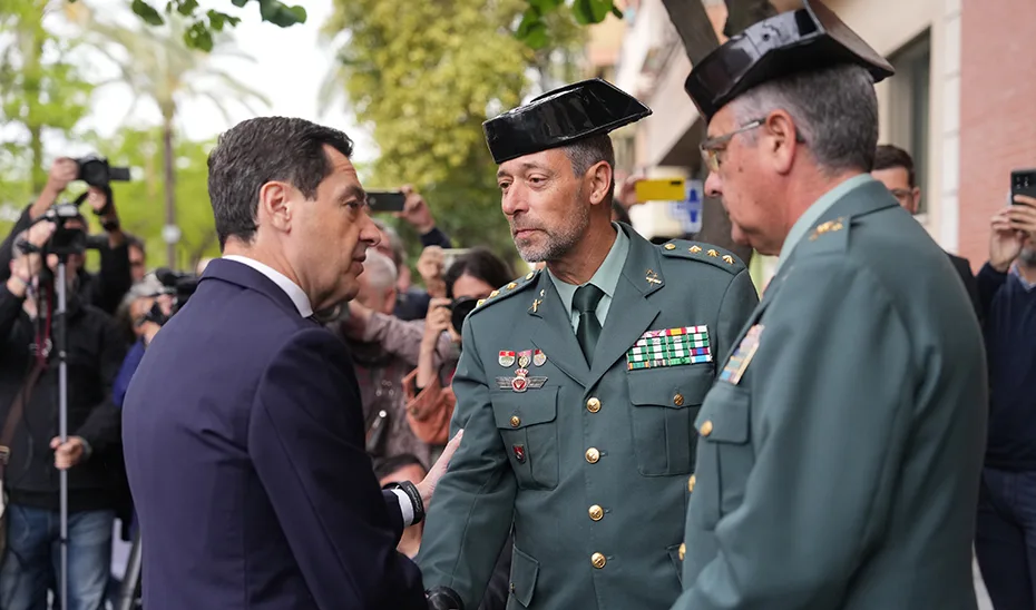 Juanma Moreno pide por carta a Pedro Sánchez que reactive la unidad de élite de la Guardia Civil contra el narco: "Es urgente tomar medidas ante el repunte de la violencia"