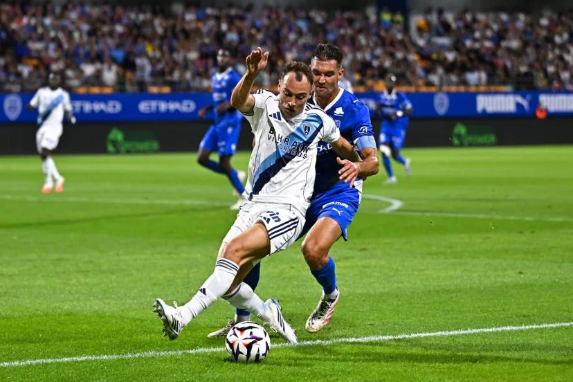 « Il y a pas mal d'aspects qu'on doit continuer à améliorer » : tenu en échec à Troyes pour sa première de la saison en Ligue 1, le Paris FC de Liam Rosenior a encore du boulot