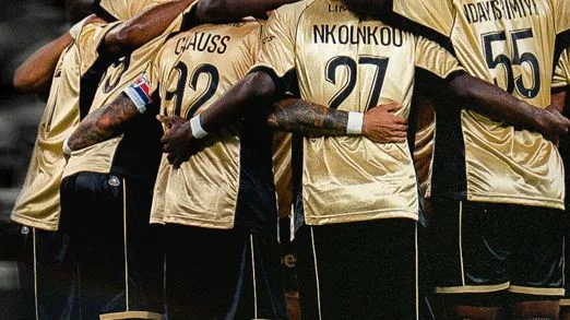 OGC Nice : dernier jour de la vente aux enchères de maillots en faveur des victimes de l'attentat du 14 juillet 2016