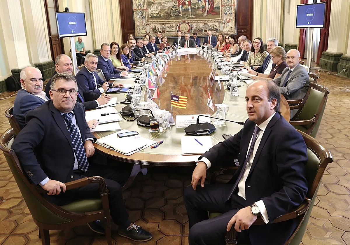Pino reclama que la PAC «vuelva a su esencia» y exige al Gobierno una posición firme en Europa