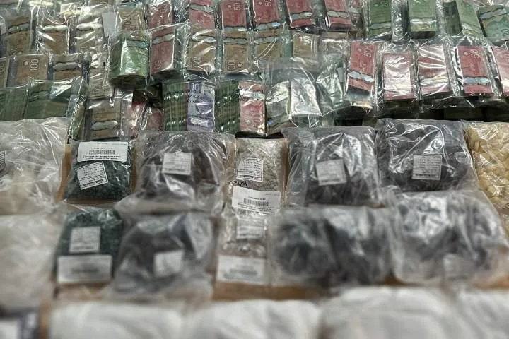 Alberta’s organized crime team seizes $2M in drugs and cash during Calgary raid