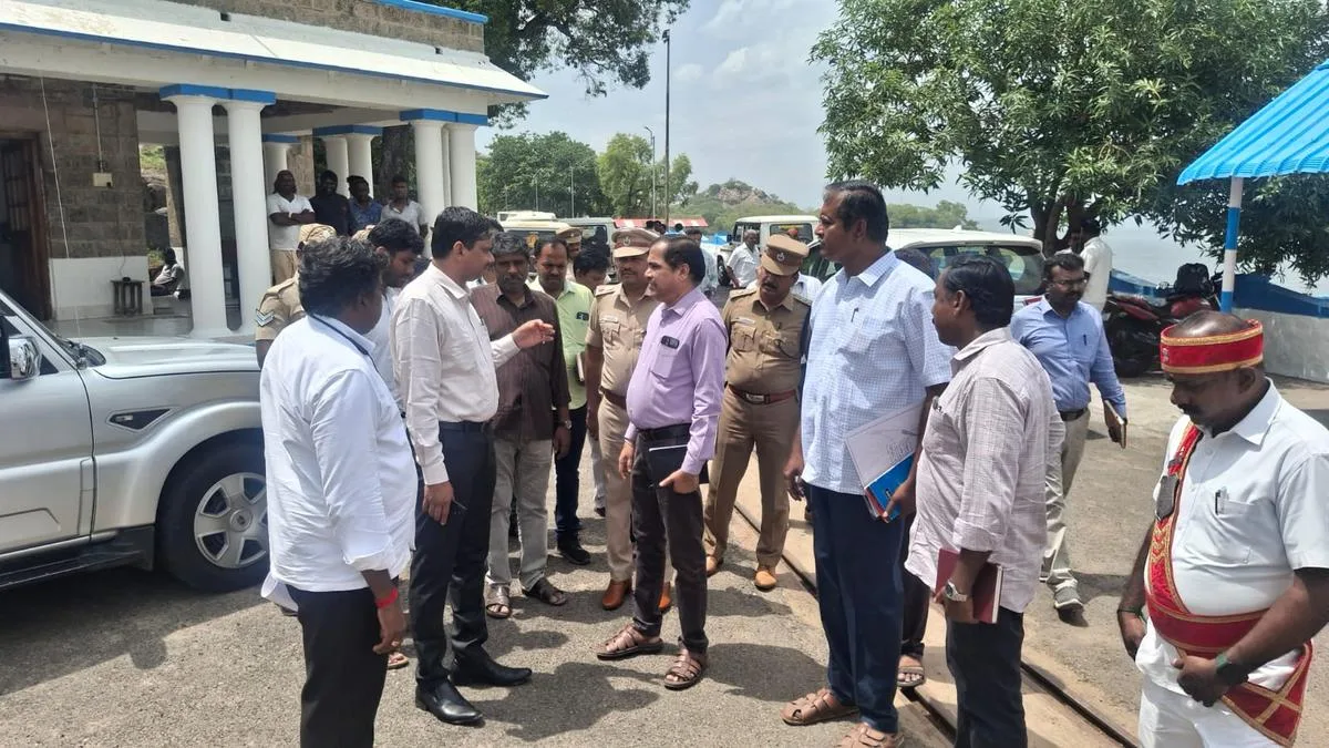 Mettur dam likely to be opened by Tamil Nadu CM Vijay on August 28; Salem Collector holds inspection