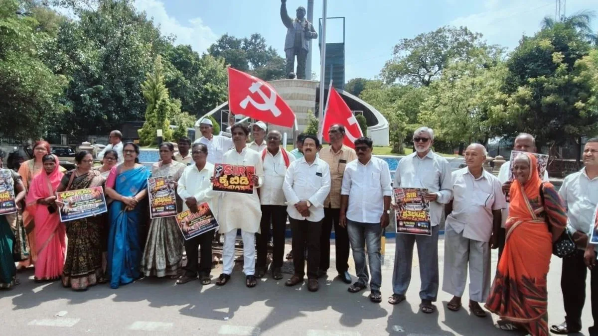 SIR: Solidarity rally taken out in Vijayapura