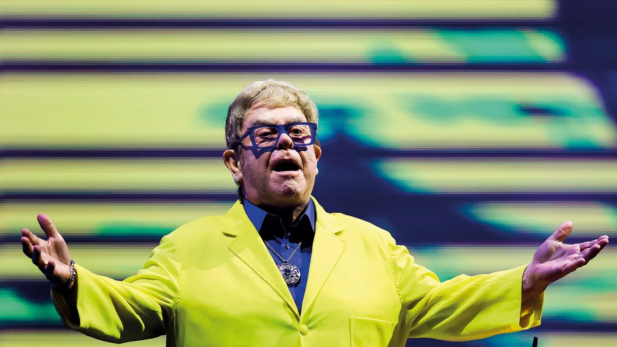 A explicação de Elton John para interromper aposentadoria no Brasil