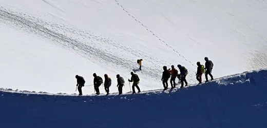 Mont Blanc: Bergsteiger ignorieren Sperrung wegen gefährlichem Steinschlag – kostenlose Heli-Rettung verweigert