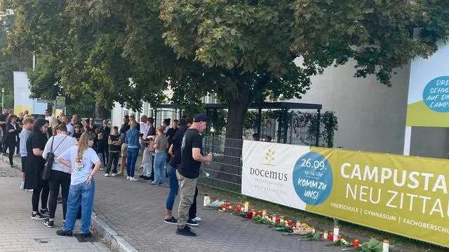 Tat an Schule: Gewalttat an Brandenburger Schule - Mann festgenommen