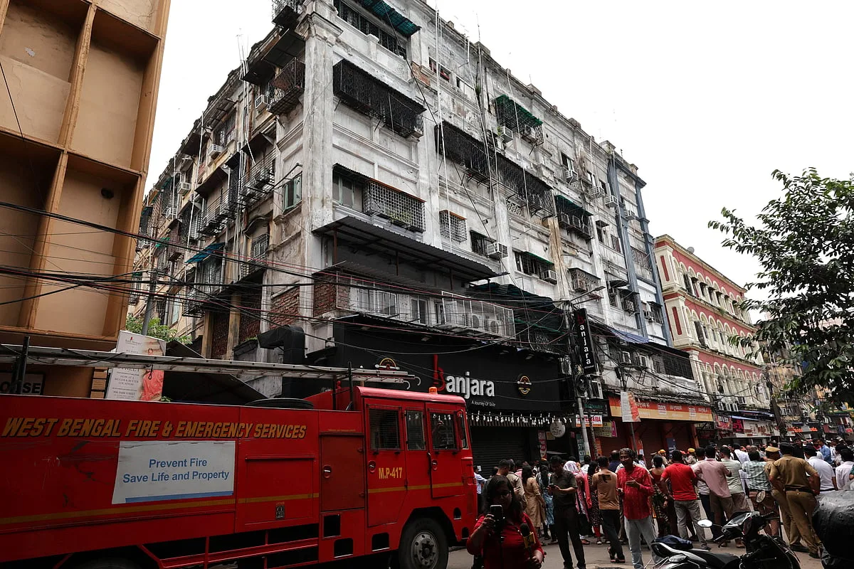 Incêndio em hotel na cidade indiana de Calcutá causa pelo menos nove mortos