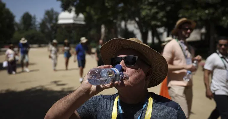 Calor. Aviso amarelo em onze distritos na 5ª e 6ª feira