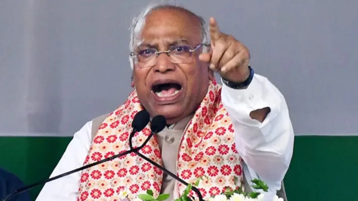 Mallikarjun Kharge’s pitch to dissolve assemblies puts own Congress government in Kerala in a spot