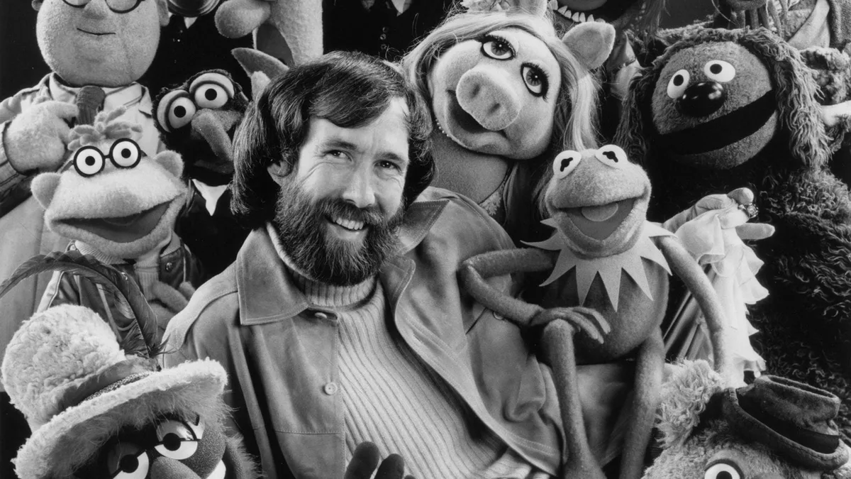 Rechazado por las cadenas de EEUU, aplaudido por el mundo: cómo Jim Henson y una rana hecha con ropa usada llegaron a cien países
