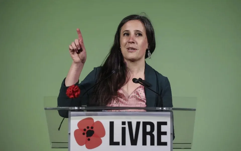 Livre e BE querem alterar Prestação Social Única, PCP não exclui pedir cessação do diploma