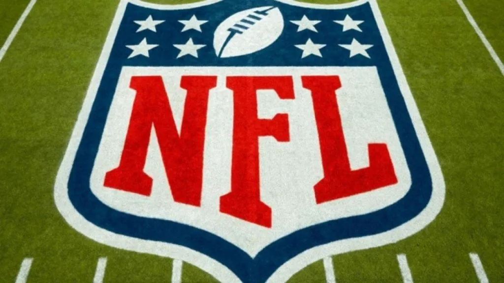 Artilheiro na NFL? Astro do futebol mundial admite possibilidade de mudar de esporte