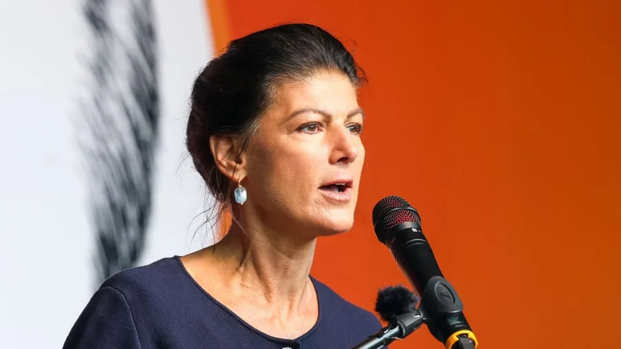 +++ Bundespolitik +++: Wagenknecht fordert Reiche-Rücktritt wegen Gasspeicher-Krise