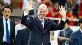 UEFA avança com processo judicial contra Gianni Infantino