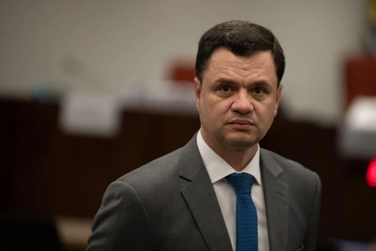 Moraes autoriza que ministro do TCU visite Torres na Papudinha