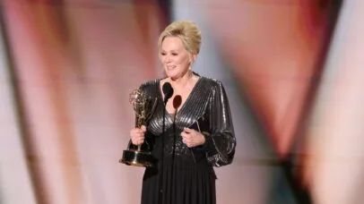 Jean Smart faz história no Emmy com quinto prêmio de Melhor Atriz por ‘Hacks’