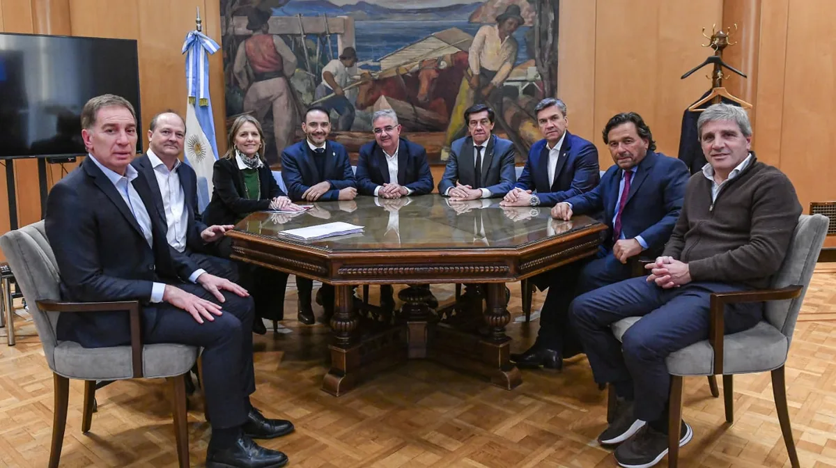 Santilli y Luis Caputo se reunieron con gobernadores del norte para acordar un régimen diferencial para las tarifas eléctricas