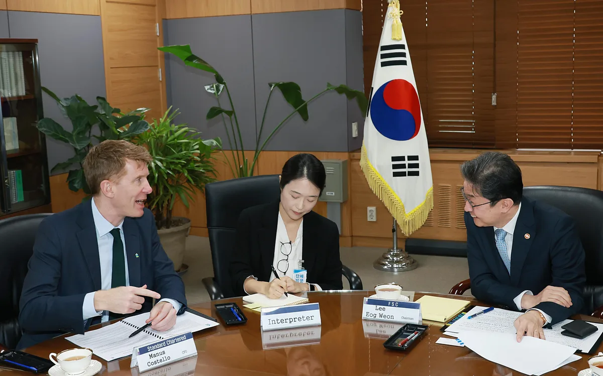 이억원 금융위원장, SC그룹 CFO·CRO 면담… “안전한 AI 전환 중요”