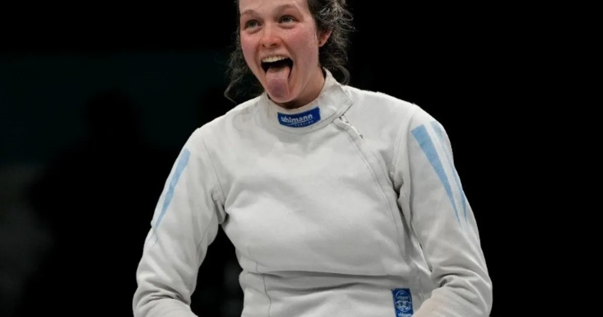 Oro para Isabel Di Tella, la esgrimista argentina que estudió en Harvard, se doctoró en el MIT y compitió con la camiseta de Racing