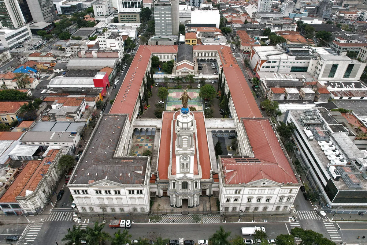 Proposta de Nunes de gestão privada de escolas custa mais por aluno com perda do Fundeb, aponta estudo