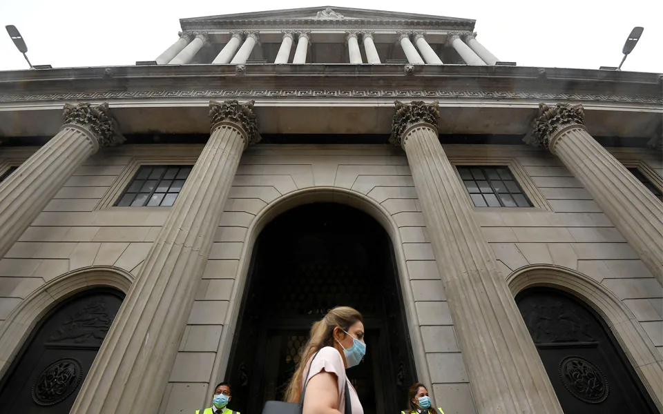 Dívida do Reino Unido sobe para 3,5 biliões de euros em agosto, 93,8% do PIB