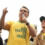 Flávio Bolsonaro envia ao STF notícia-crime contra Lula por suposto uísque de Vorcaro