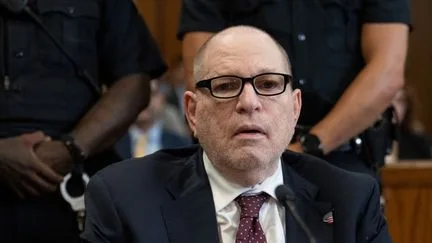 L'ancien producteur de cinéma Harvey Weinstein condamné à 15 ans de prison pour une agression sexuelle datant de 2006